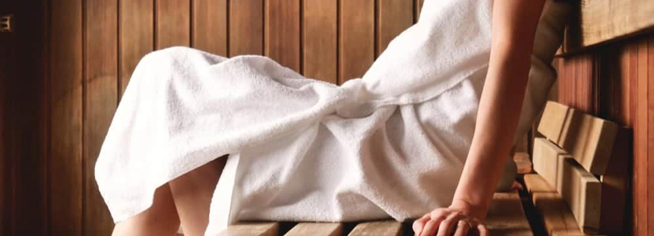 Kun je schoenen dragen in een sauna?